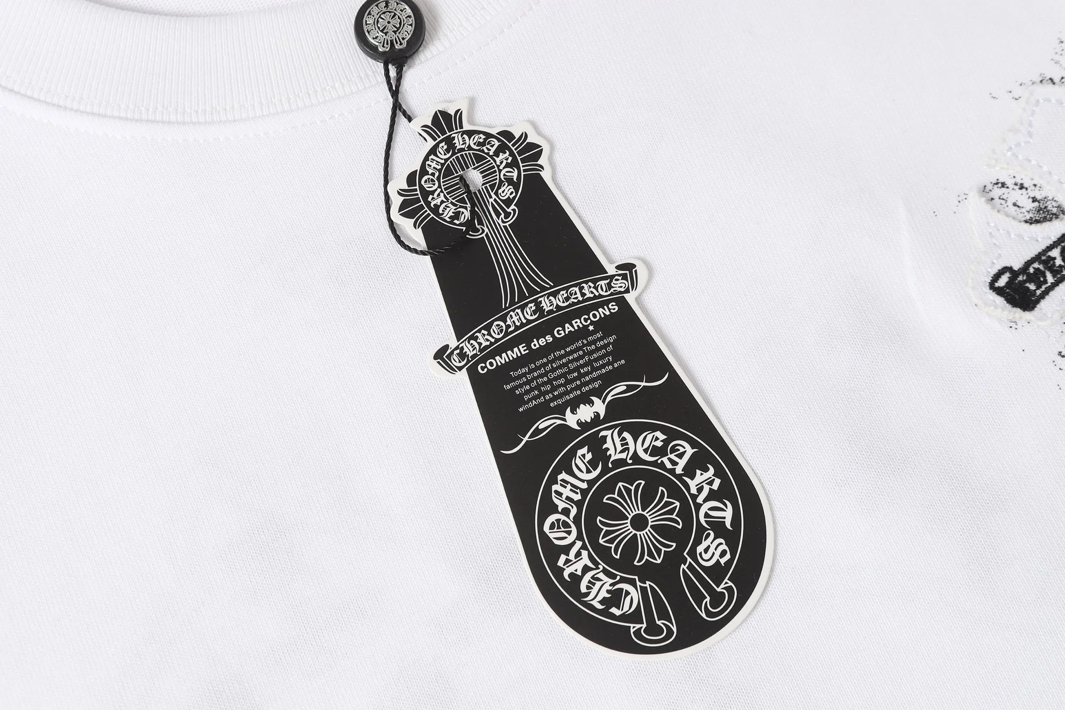 P150 💰 Actual pictures [High-end quality] Code: 8915# Color: Black White Size: S to XXL 2026ss Internet celebrity cross 🔥New Chrome Hearts 320g customized fabric Chrome heart round neck short sleeves 🔥Cross burnt appliqué embroidered men and women loose version